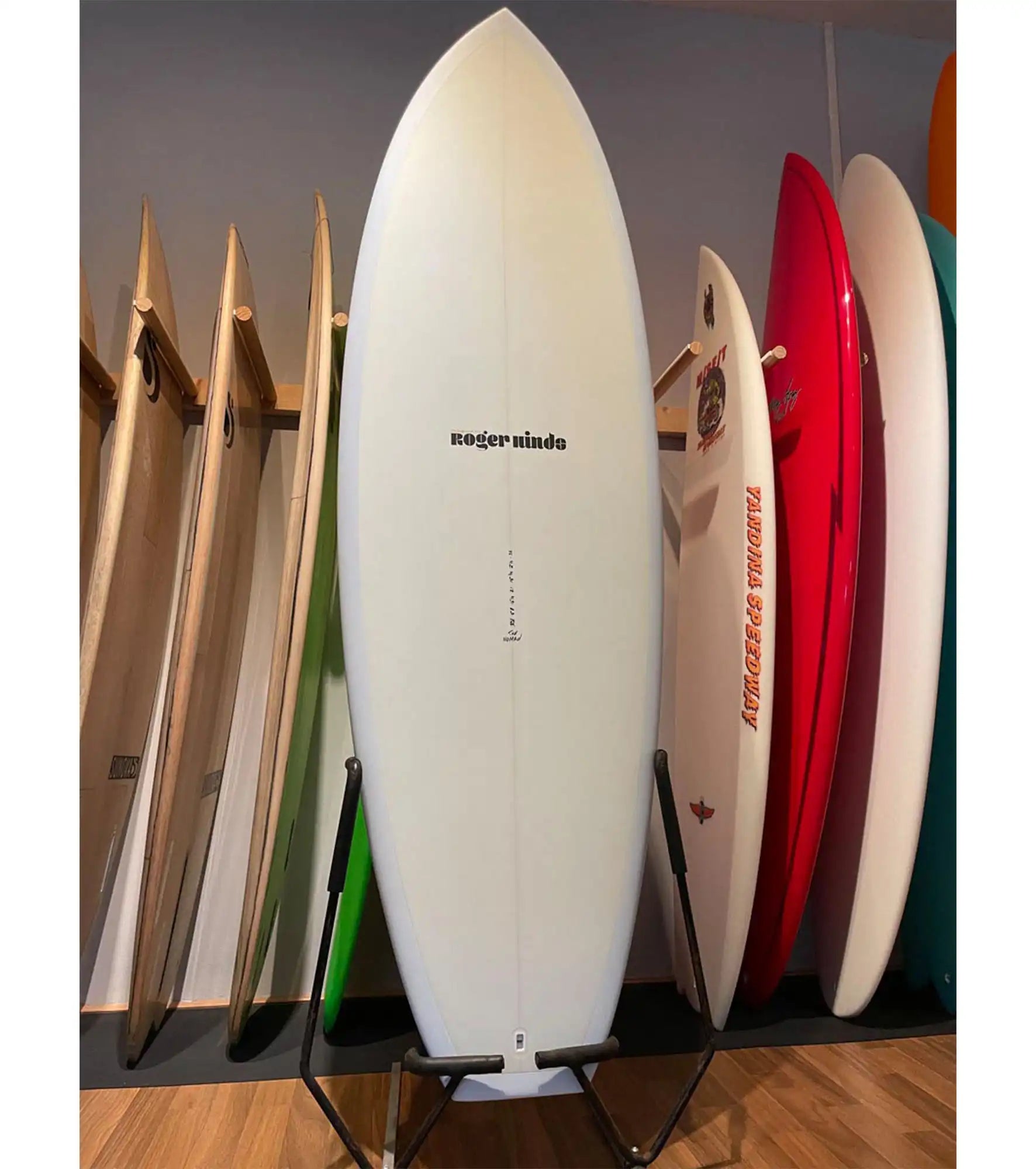 Roger Hinds Nomad - Fusion HD - Futures - 5 Fin