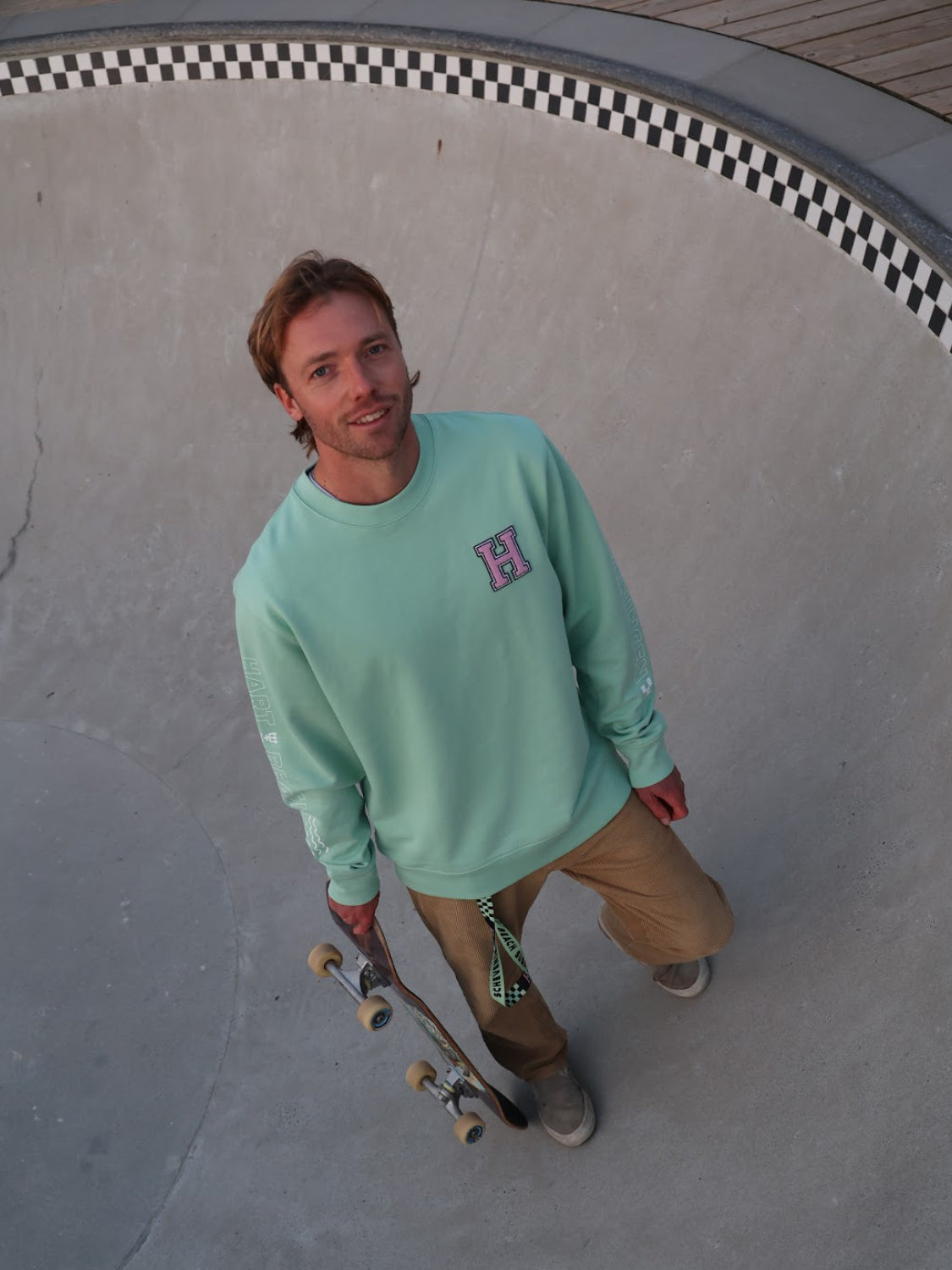 Hart The BIG 'H' - Unisex Crewneck Sweater