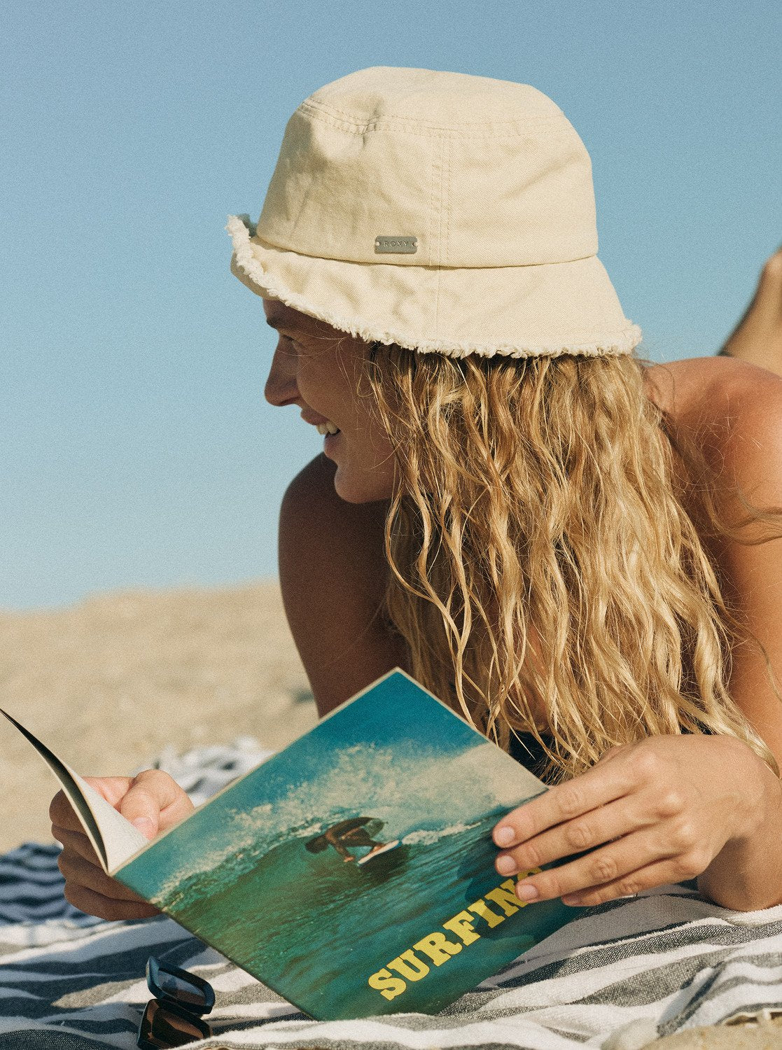 Victim Of Love - Bucket Hat Voor Dames