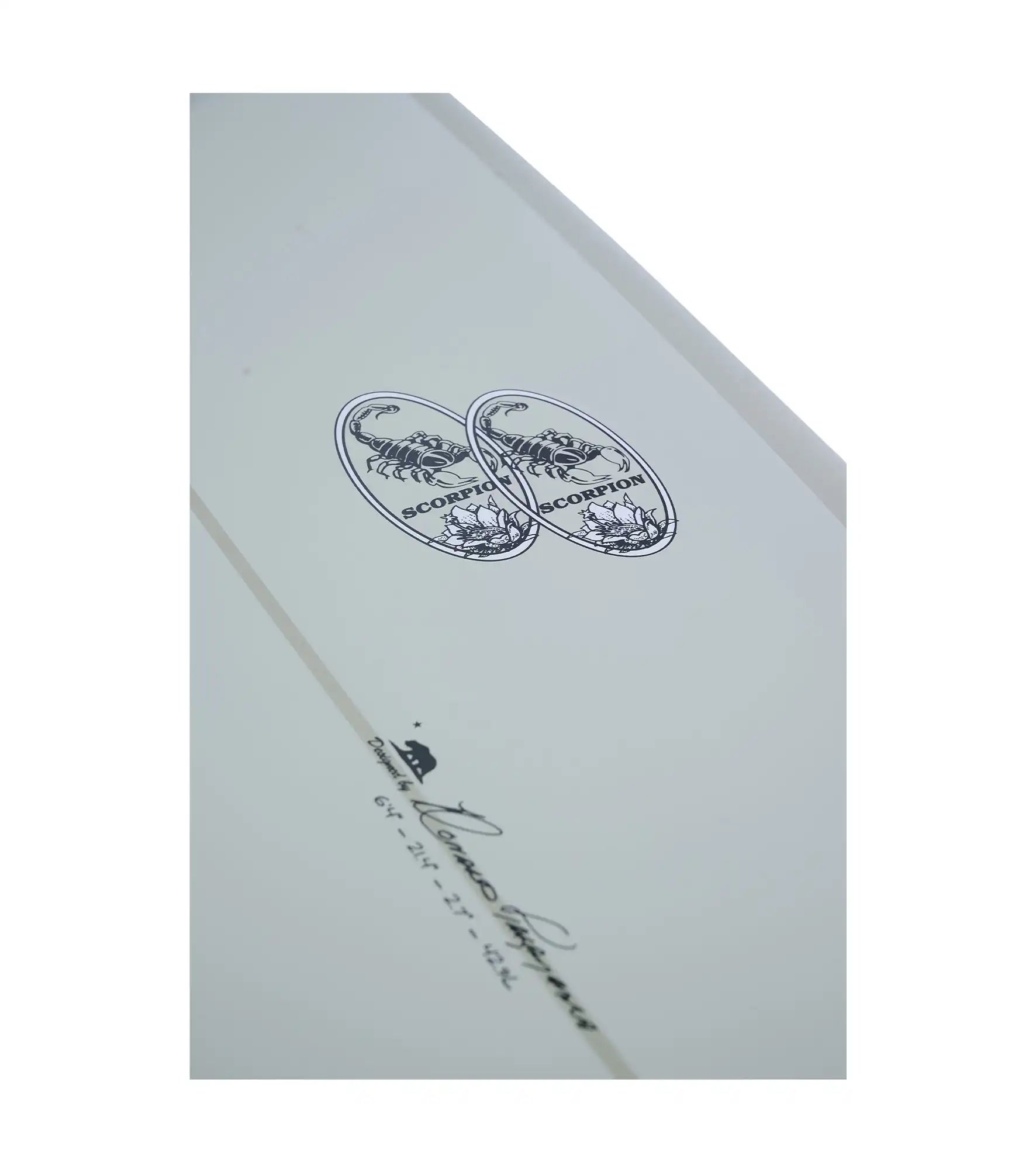 Takayama Scorpion 2 - Tuflite Pro - FCS II - 4 + 1 Fin